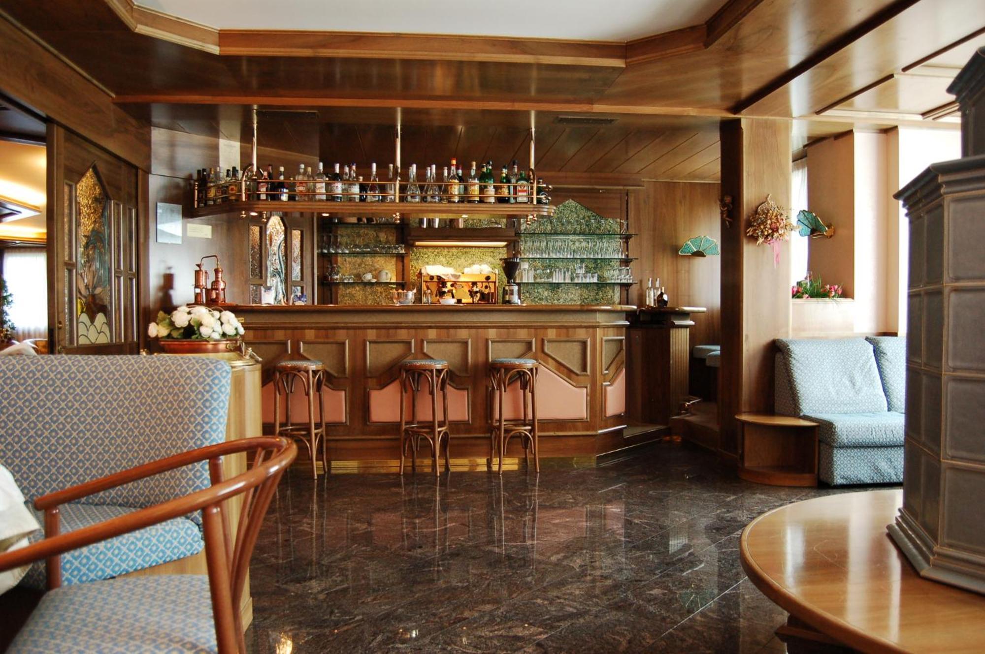 Hotel Quadrifoglio Pinzolo Extérieur photo